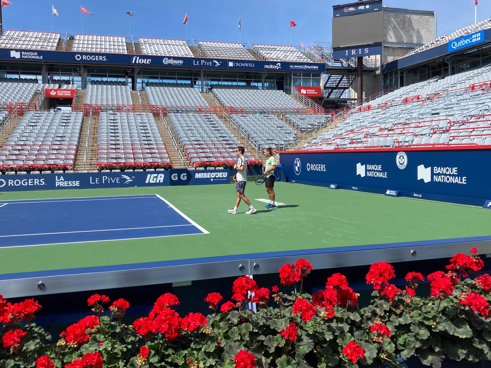 Preparation on court before competition in Montreal